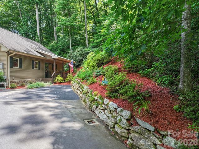 39 Maplewood Drive, Maggie Valley, NC 28751