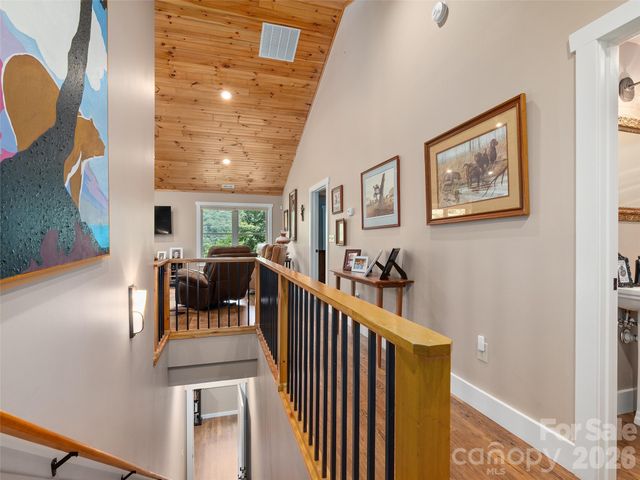39 Maplewood Drive, Maggie Valley, NC 28751