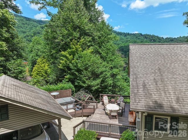 39 Maplewood Drive, Maggie Valley, NC 28751