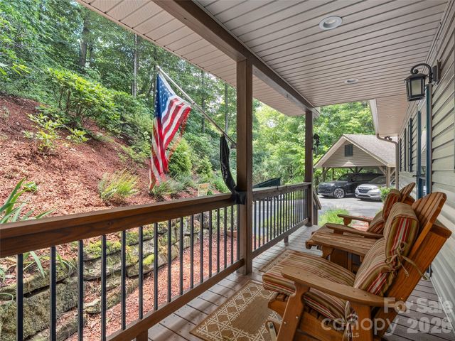 39 Maplewood Drive, Maggie Valley, NC 28751