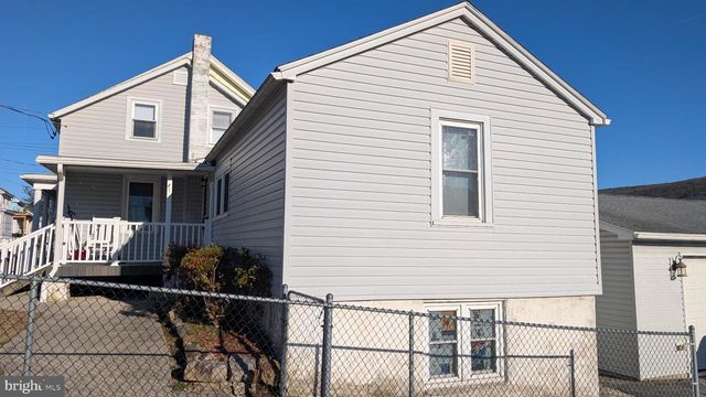 210 E SPRUCE ST, Williamstown, PA 17098