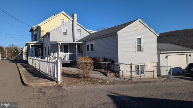 210 E SPRUCE ST, Williamstown, PA 17098