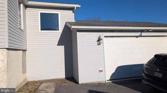 210 E SPRUCE ST, Williamstown, PA 17098