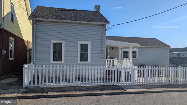 210 E SPRUCE ST, Williamstown, PA 17098