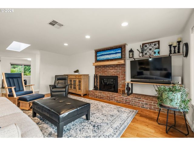 88100 TIKI Ln, Springfield, OR 97478