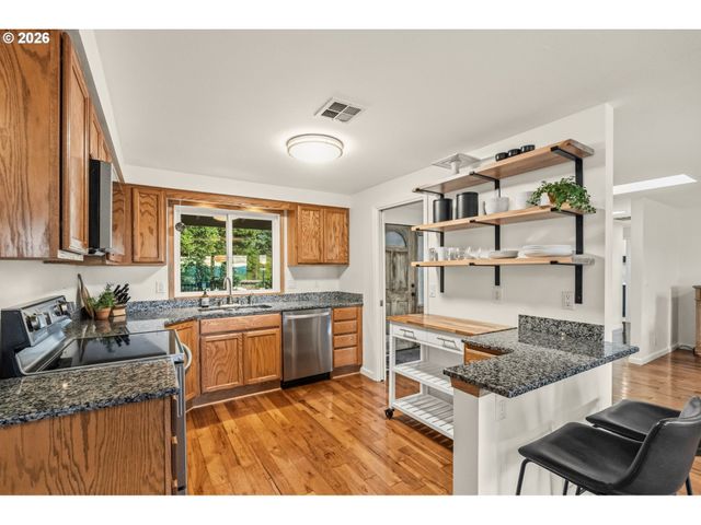 88100 TIKI Ln, Springfield, OR 97478