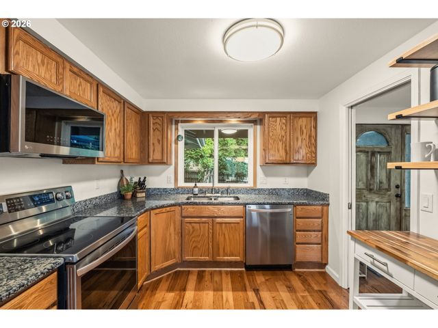 88100 TIKI Ln, Springfield, OR 97478