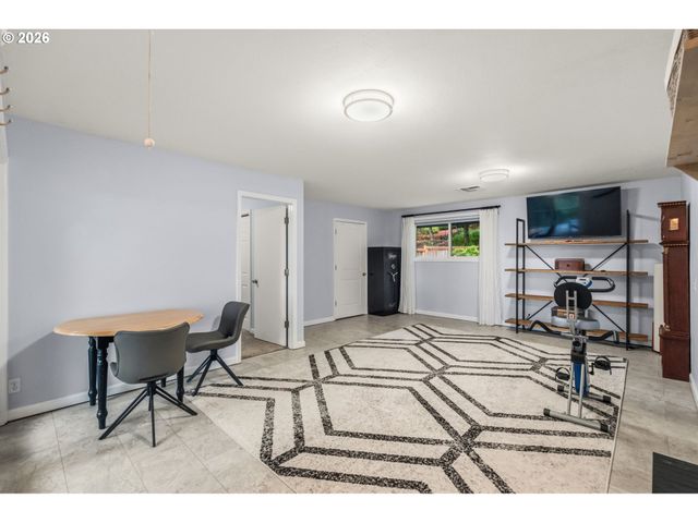 88100 TIKI Ln, Springfield, OR 97478
