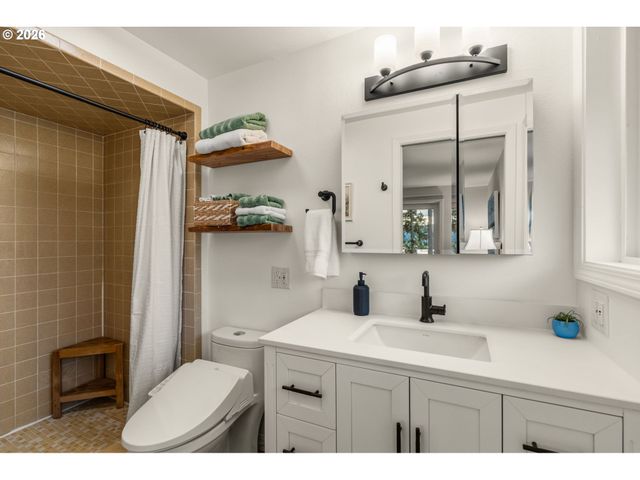 88100 TIKI Ln, Springfield, OR 97478