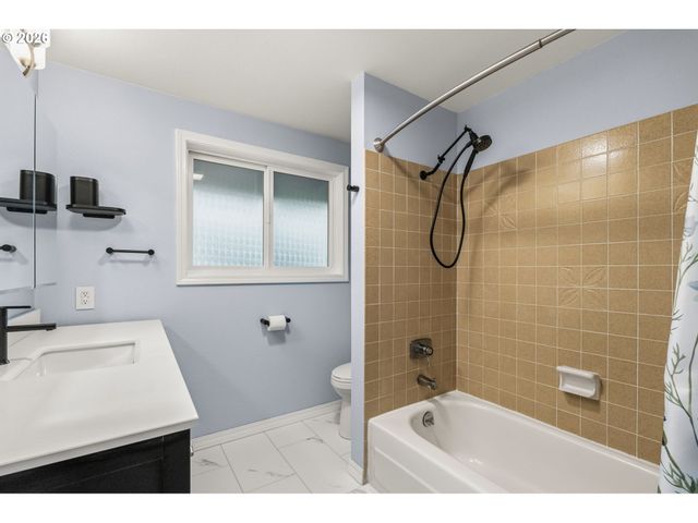 88100 TIKI Ln, Springfield, OR 97478