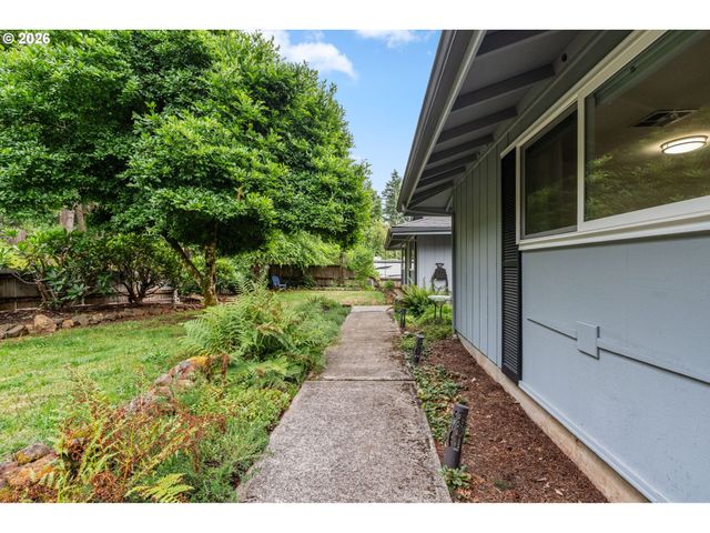 88100 TIKI Ln, Springfield, OR 97478