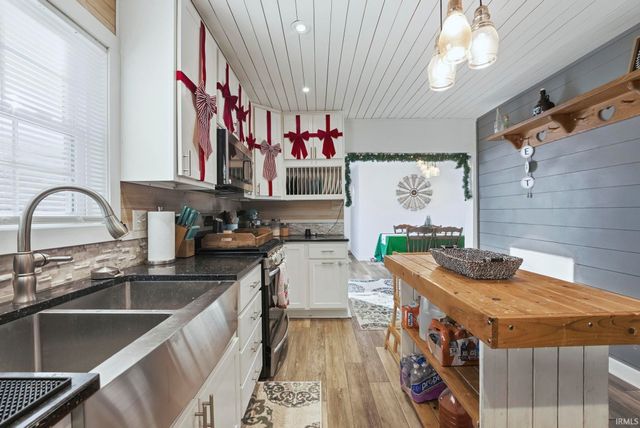 216 N Madison Street, Columbia City, IN 46725