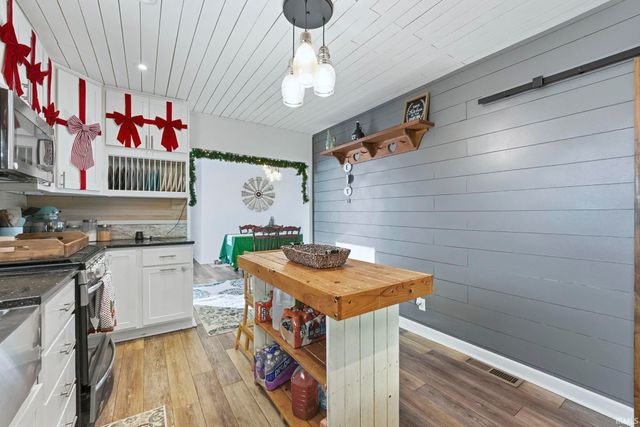 216 N Madison Street, Columbia City, IN 46725