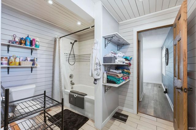 216 N Madison Street, Columbia City, IN 46725