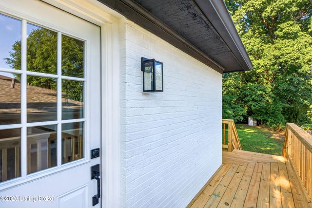 300 Marengo Dr, Louisville, KY 40243