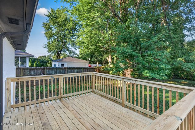 300 Marengo Dr, Louisville, KY 40243