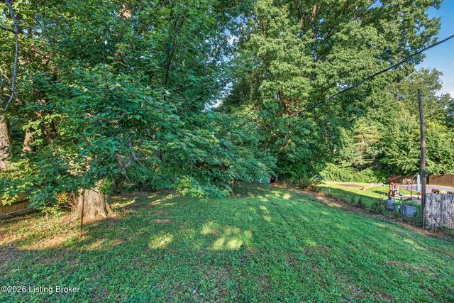 300 Marengo Dr, Louisville, KY 40243