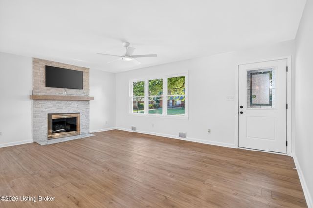 300 Marengo Dr, Louisville, KY 40243