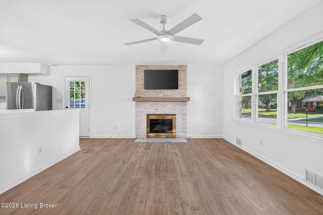 300 Marengo Dr, Louisville, KY 40243