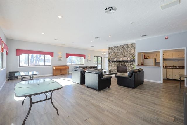 15 Eaglehead Ter 5, Shrewsbury, MA 01545