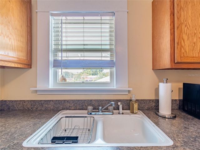 103 E MOHAWK AVENUE B, Tampa, FL 33604