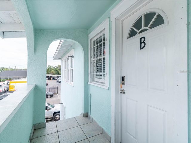 103 E MOHAWK AVENUE B, Tampa, FL 33604