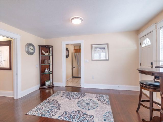 103 E MOHAWK AVENUE B, Tampa, FL 33604