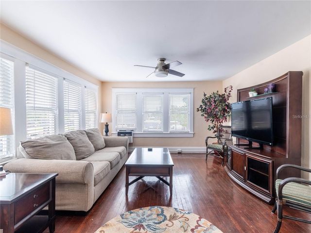 103 E MOHAWK AVENUE B, Tampa, FL 33604