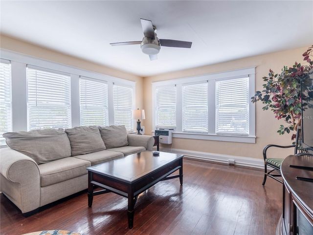 103 E MOHAWK AVENUE B, Tampa, FL 33604