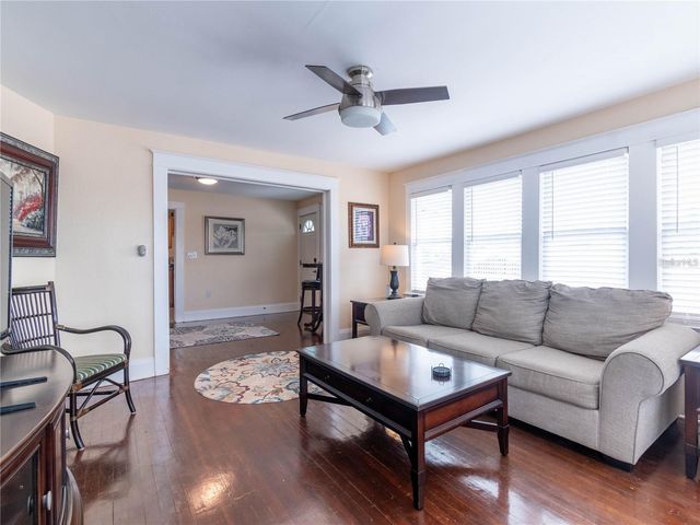 103 E MOHAWK AVENUE B, Tampa, FL 33604