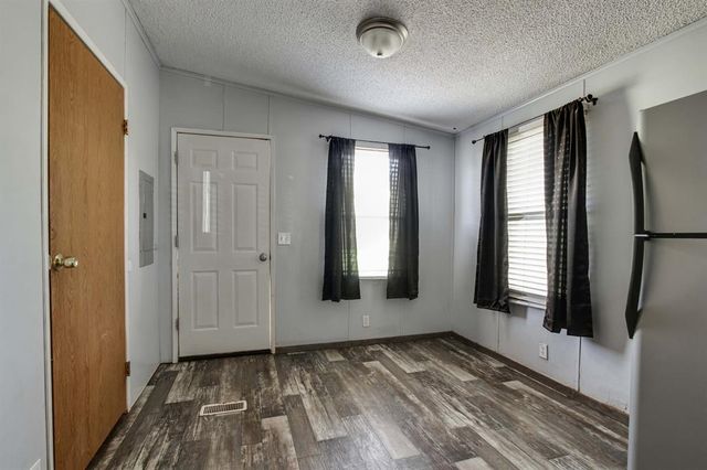 110 N 7th Street, Cashion, OK 73016