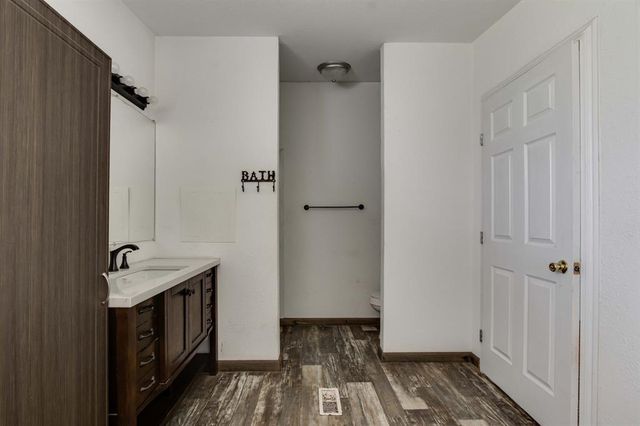 110 N 7th Street, Cashion, OK 73016