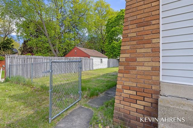 1862 Kalamazoo Avenue, Grand Rapids, MI 49507