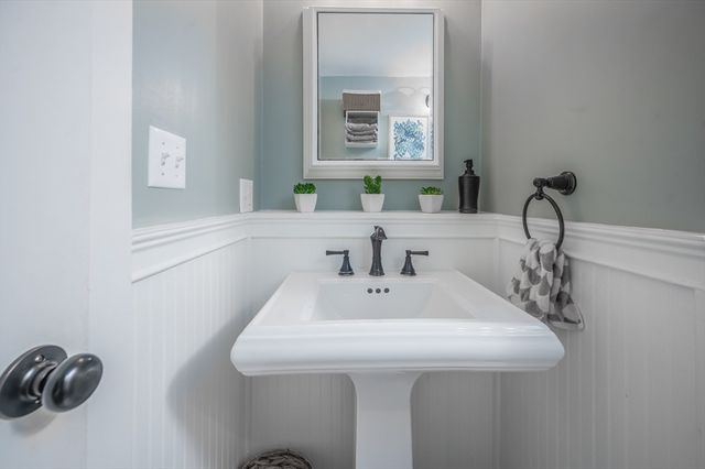 42 Kensington Rd, Weymouth, MA 02188
