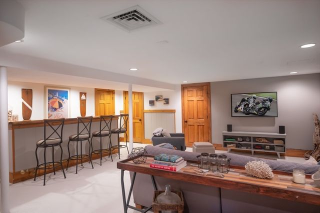 42 Kensington Rd, Weymouth, MA 02188