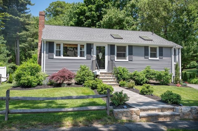 42 Kensington Rd, Weymouth, MA 02188