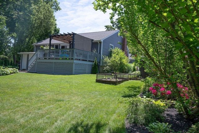 42 Kensington Rd, Weymouth, MA 02188