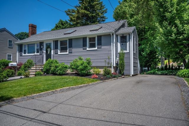 42 Kensington Rd, Weymouth, MA 02188