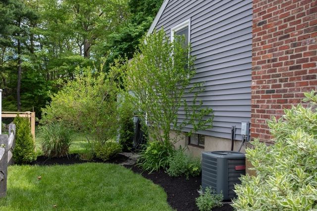 42 Kensington Rd, Weymouth, MA 02188