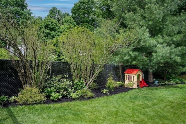 42 Kensington Rd, Weymouth, MA 02188