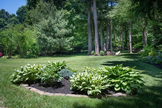 42 Kensington Rd, Weymouth, MA 02188