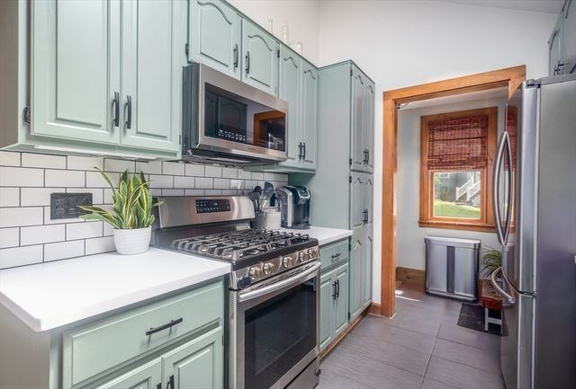 42 Kensington Rd, Weymouth, MA 02188