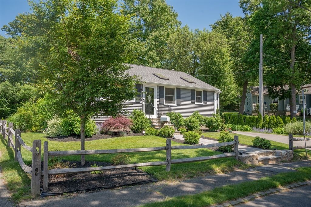 42 Kensington Rd, Weymouth, MA 02188