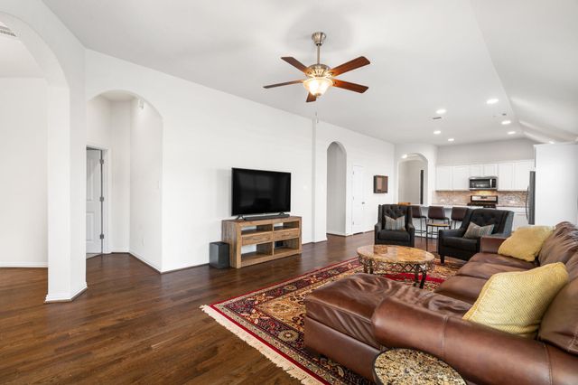 309 Lewisville LN, Leander, TX 78641