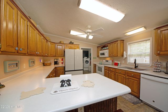 21 Warwick Court, Hampstead, NC 28443