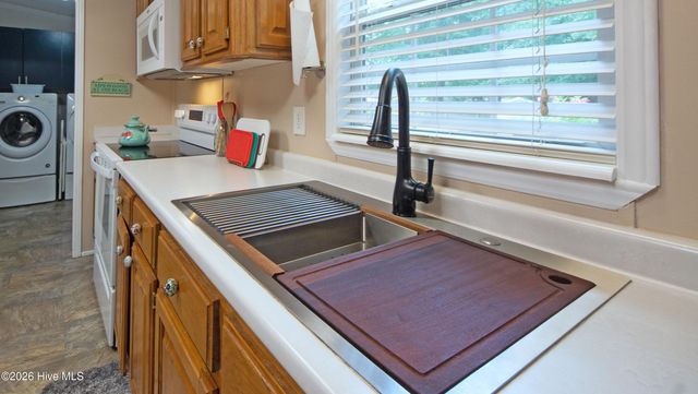 21 Warwick Court, Hampstead, NC 28443