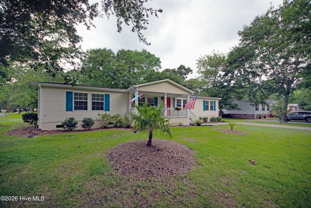 21 Warwick Court, Hampstead, NC 28443
