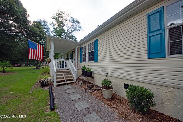 21 Warwick Court, Hampstead, NC 28443