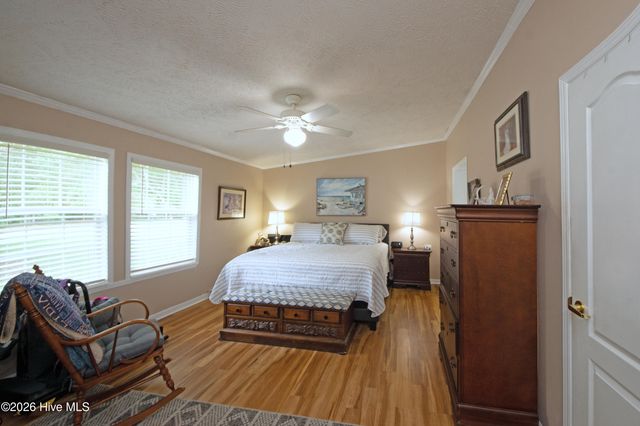 21 Warwick Court, Hampstead, NC 28443