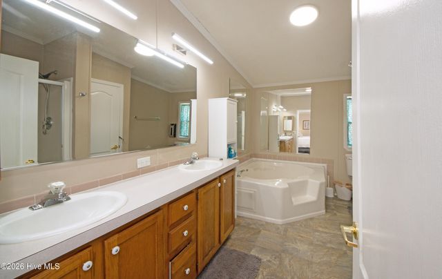 21 Warwick Court, Hampstead, NC 28443